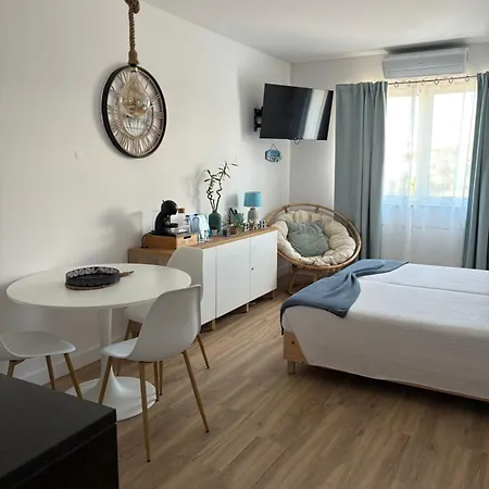 Glove Ii Apartman *